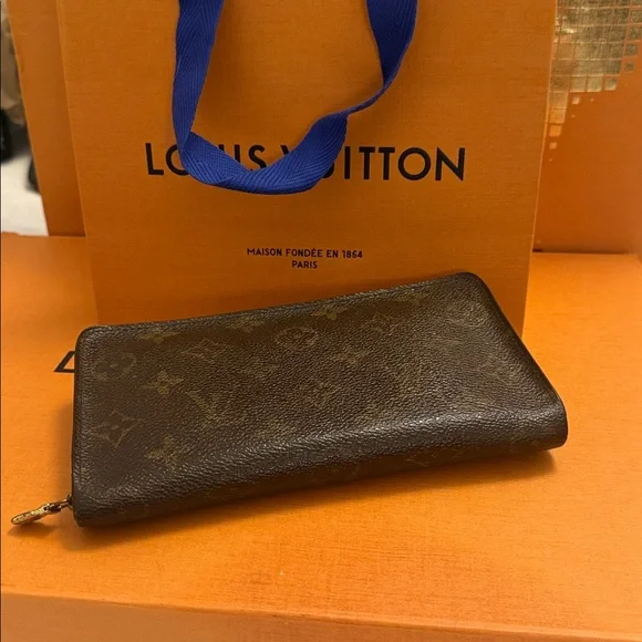 Authentic Louis Vuitton long wallet broken zipper - Picture 15 of 15